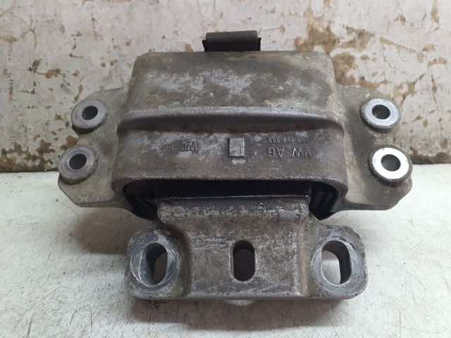 bontott VW TOURAN Motor Tartó Bak (Fém)