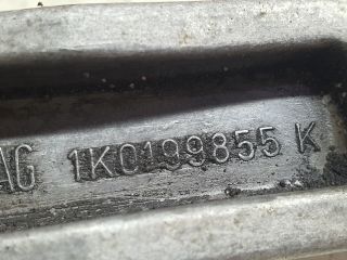 bontott VW TOURAN Motor Tartó Bak (Fém)