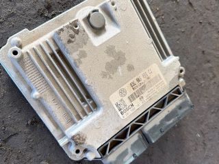 bontott VW TOURAN Motorvezérlő