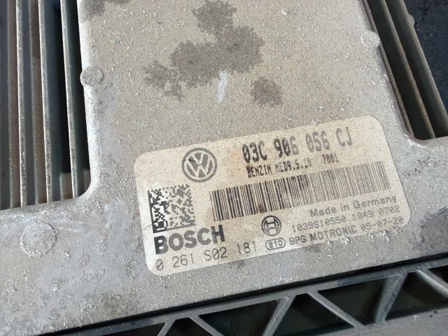 bontott VW TOURAN Motorvezérlő