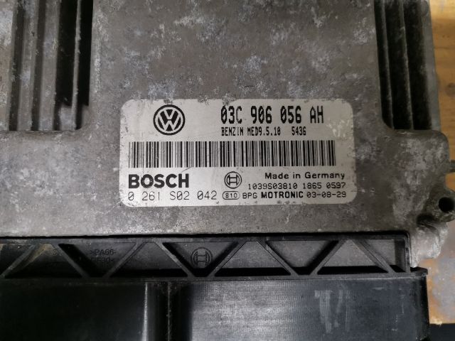 bontott VW TOURAN Motorvezérlő