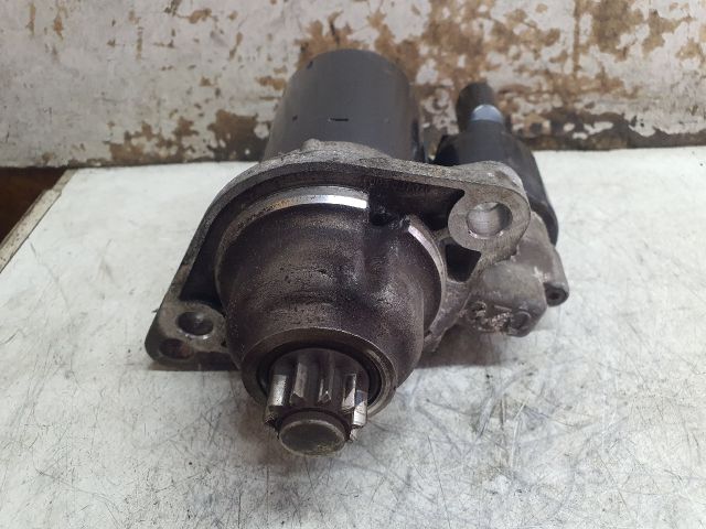 bontott VW TOURAN Önindító