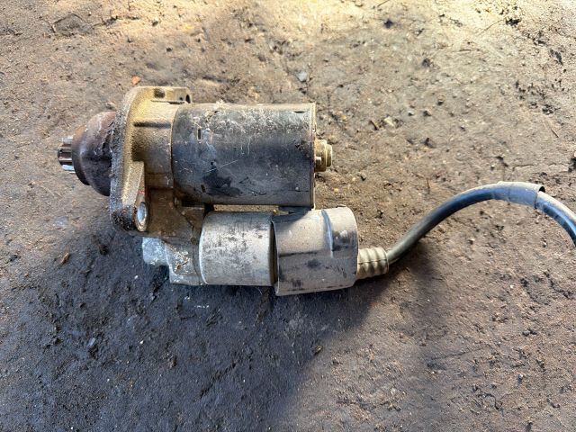 bontott VW TOURAN Önindító