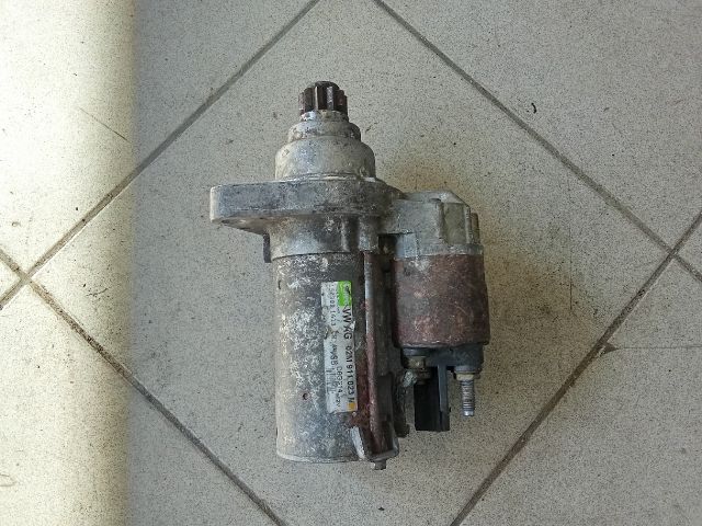 bontott VW TOURAN Önindító