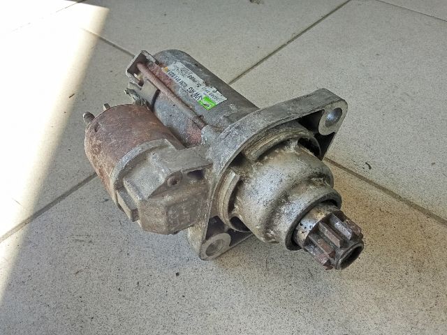 bontott VW TOURAN Önindító