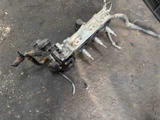 bontott VW TOURAN Porlasztó Sor / Híd