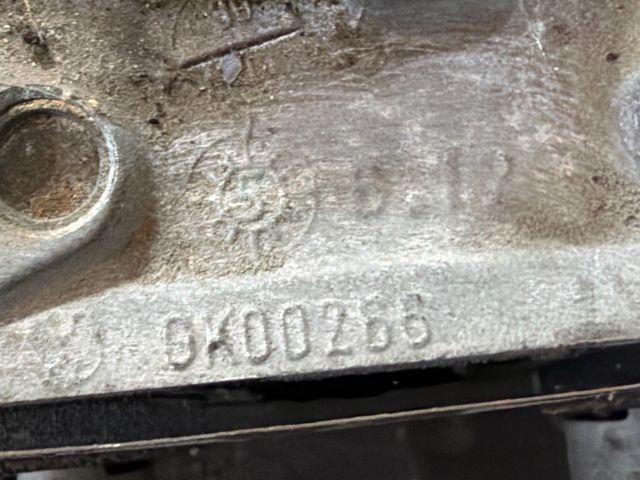 bontott VW TOURAN Porlasztó Sor / Híd