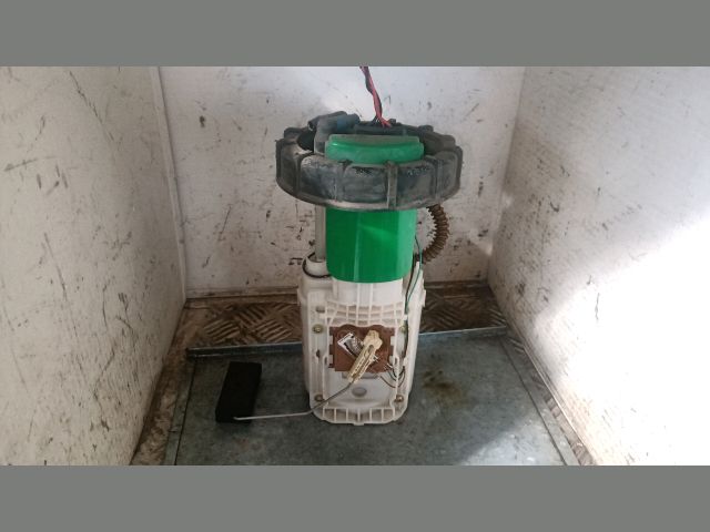 bontott VW TOURAN Üzemanyag Szivattyú