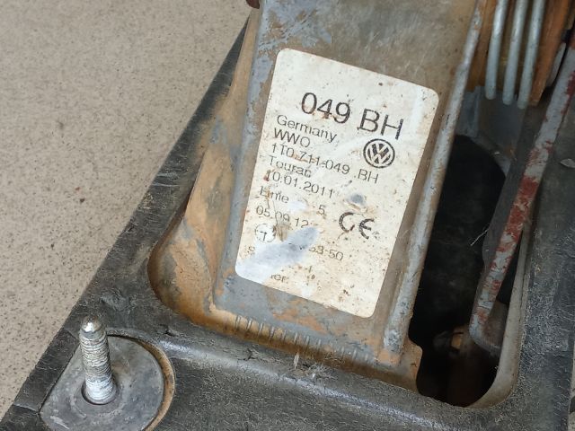 bontott VW TOURAN Váltó Kulissza