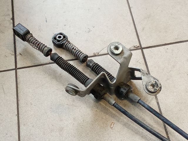 bontott VW TOURAN Váltó Kulissza