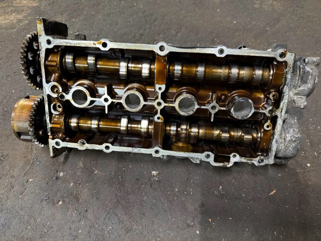 bontott VW TOURAN Vezérműtengely Ház