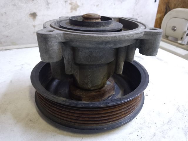 bontott VW TOURAN Vízpumpa