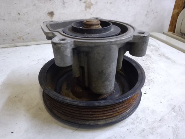 bontott VW TOURAN Vízpumpa