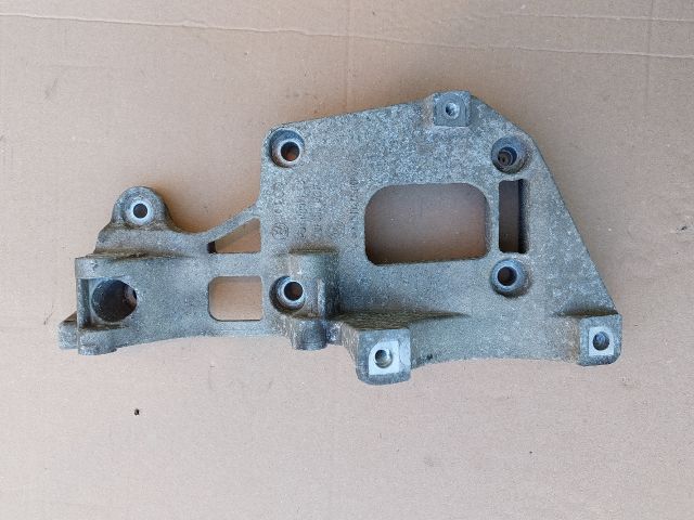 bontott VW TOURAN Generátor Tartó Bak