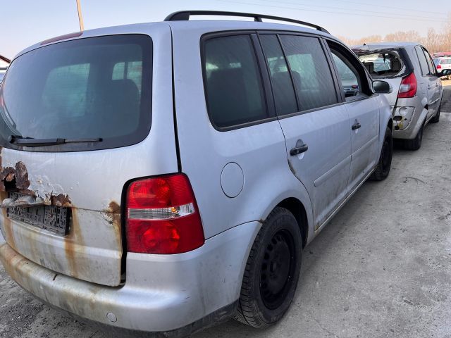 bontott VW TOURAN Jobb hátsó Rugó