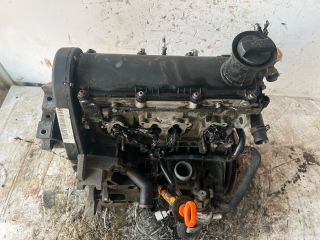 bontott VW TOURAN Motor (Fűzött blokk hengerfejjel)