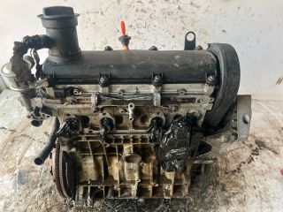 bontott VW TOURAN Motor (Fűzött blokk hengerfejjel)