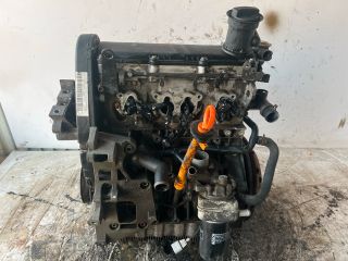 bontott VW TOURAN Motor (Fűzött blokk hengerfejjel)