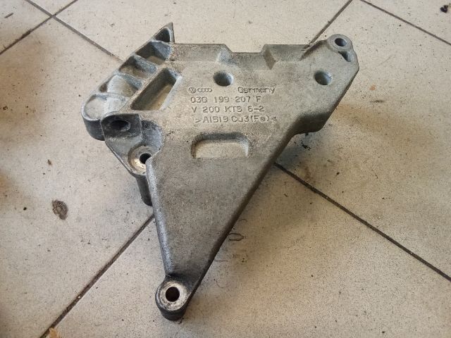 bontott VW TOURAN Motor Tartó Bak (Pozíciófüggetlen)