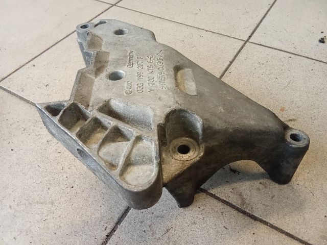 bontott VW TOURAN Motor Tartó Bak (Pozíciófüggetlen)