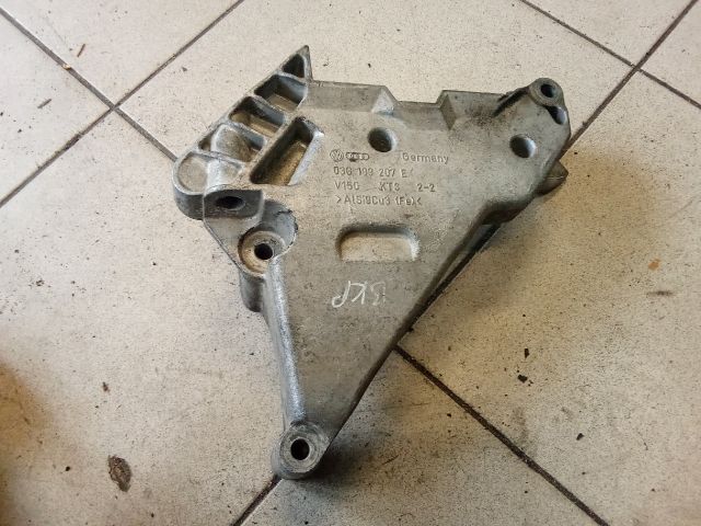 bontott VW TOURAN Motor Tartó Bak (Pozíciófüggetlen)