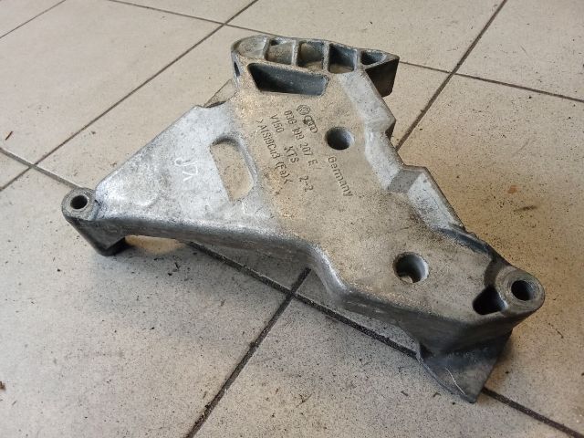 bontott VW TOURAN Motor Tartó Bak (Pozíciófüggetlen)