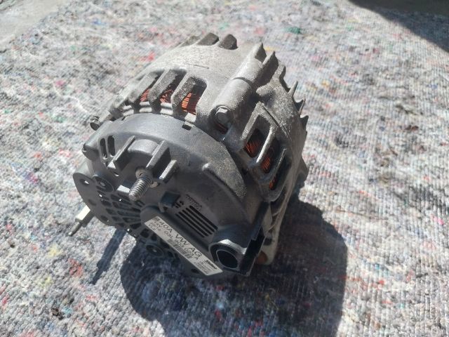 bontott VW TOURAN Generátor