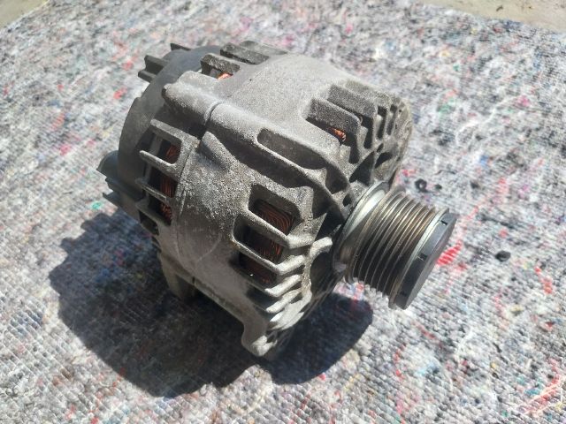 bontott VW TOURAN Generátor