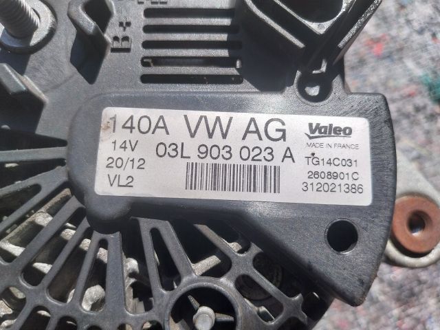 bontott VW TOURAN Generátor