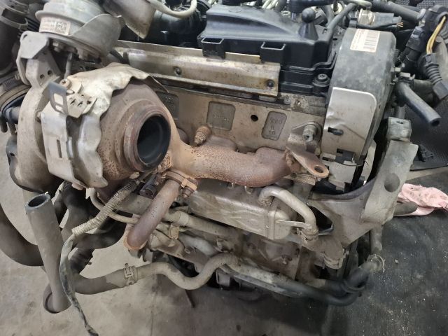 bontott VW TOURAN Komplett Motor (Segédberendezésekkel)