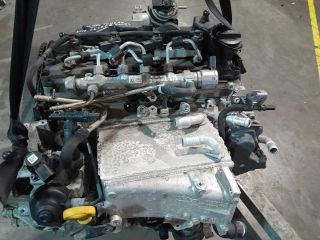 bontott VW TOURAN Motor (Fűzött blokk hengerfejjel)