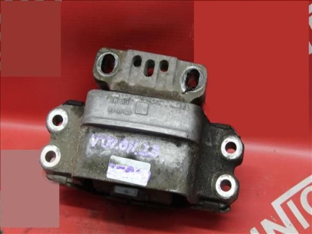 bontott VW TOURAN Motor Tartó Bak (Fém)