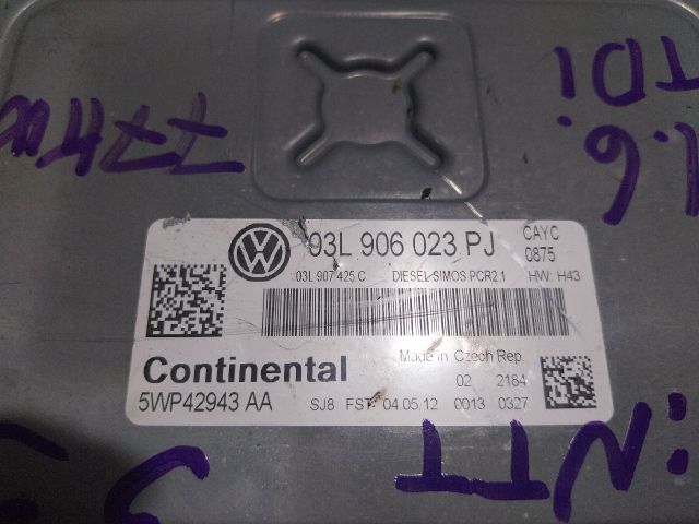 bontott VW TOURAN Motorvezérlő