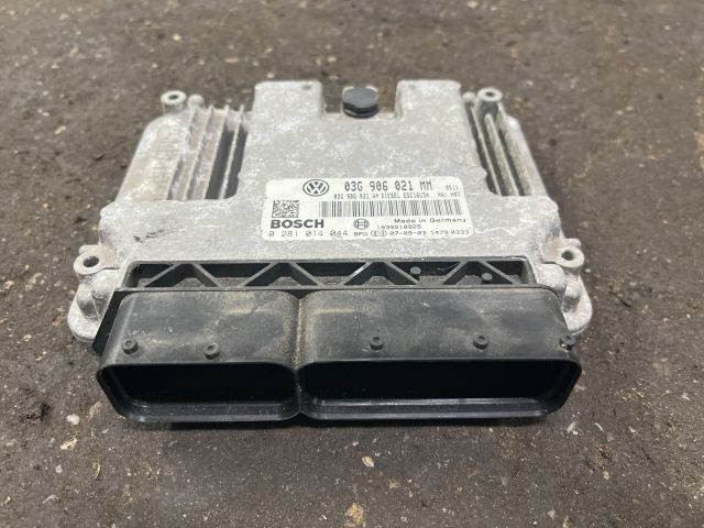 bontott VW TOURAN Motorvezérlő