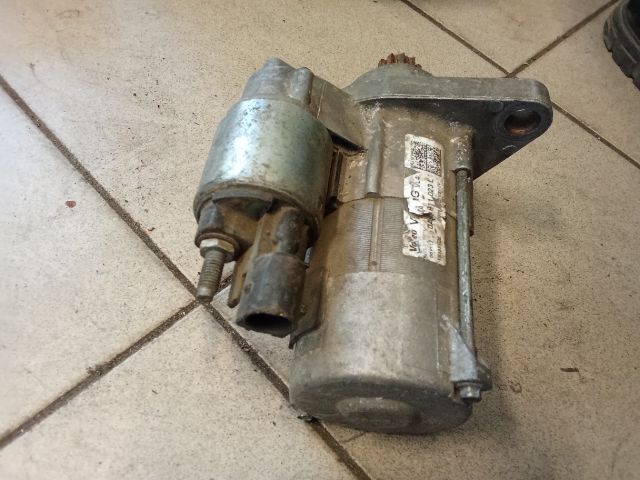 bontott VW TOURAN Önindító