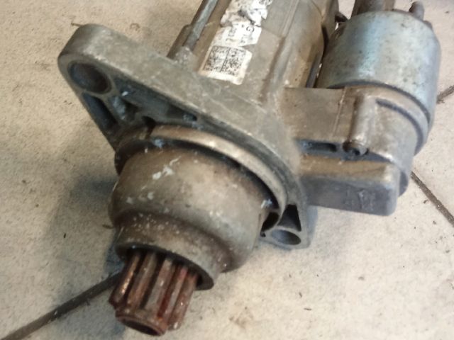 bontott VW TOURAN Önindító