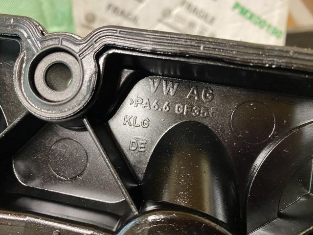 bontott VW TOURAN Szelepfedél