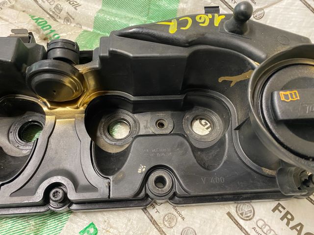 bontott VW TOURAN Szelepfedél