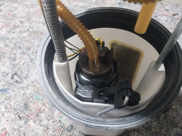 bontott VW TOURAN Üzemanyag Szivattyú