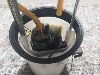 bontott VW TOURAN Üzemanyag Szivattyú