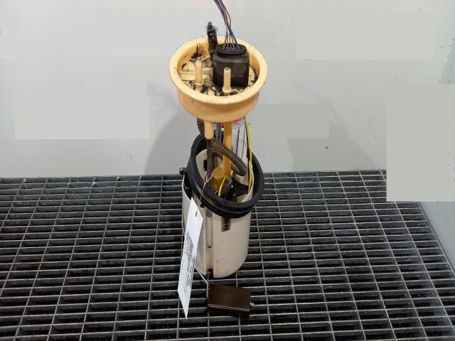 bontott VW TOURAN Üzemanyag Szivattyú