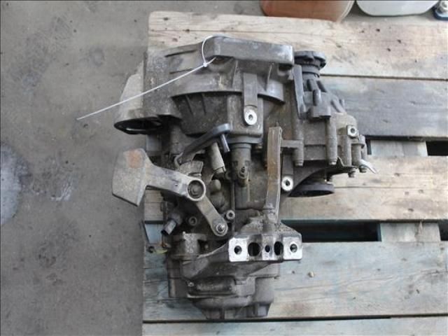 bontott VW TOURAN Váltó (Mechanikus)