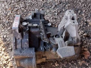 bontott VW TOURAN Váltó (Mechanikus)