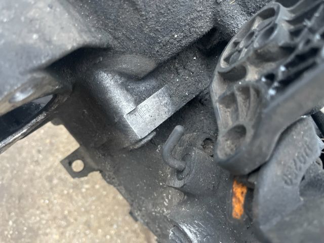 bontott VW TOURAN Váltó (Mechanikus)