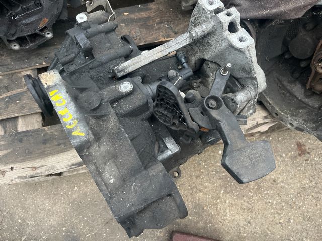 bontott VW TOURAN Váltó (Mechanikus)