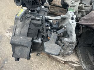bontott VW TOURAN Váltó (Mechanikus)