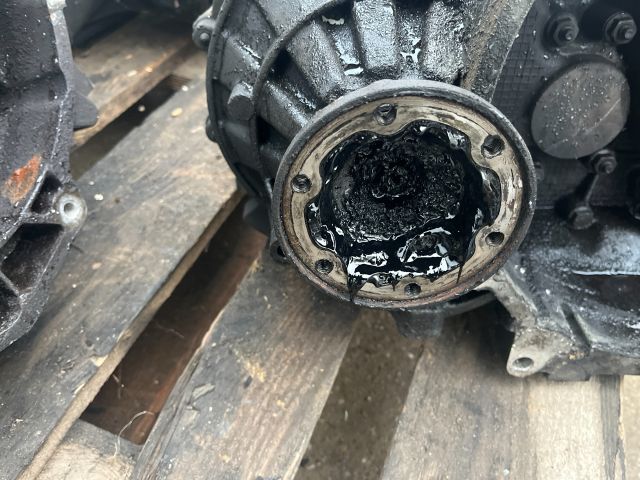 bontott VW TOURAN Váltó (Mechanikus)