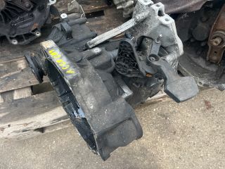 bontott VW TOURAN Váltó (Mechanikus)
