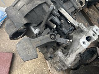 bontott VW TOURAN Váltó (Mechanikus)