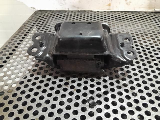 bontott VW TOURAN Váltó Tartó Bak (Pozíciófüggetlen)